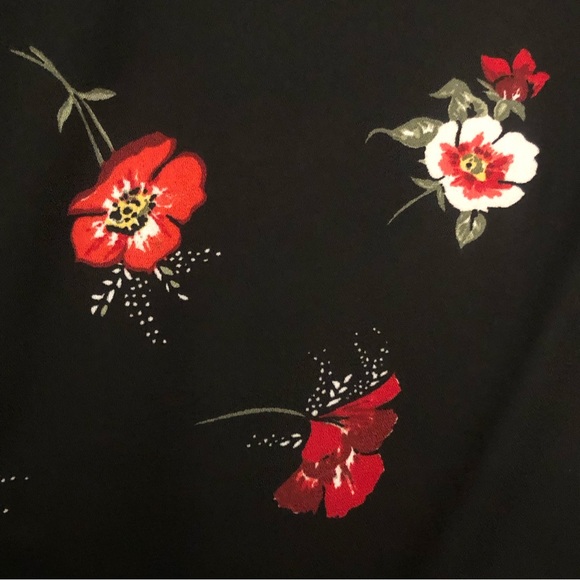 Van Heusen - Floral Pullover Split V-Neck Blouse - Picture 8 of 10